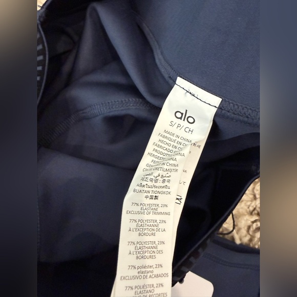 ALO Yoga Women's Navy 7/8 Line Up High-Waist Leggings size Small - Picture 5 of 6